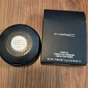 MAC Cosmetics Original C5.5 Studiofix Powder Foundation - NEW and Unused